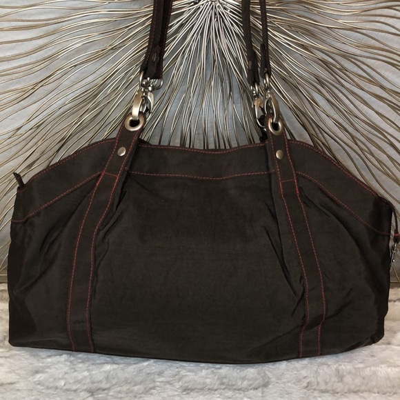 Zealand Nylon Travel Double Handle Three Entry Shoulder Bag - Picture 6 of 17